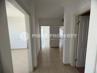 Spacious three-room apartment, 130m², in a complex with a swimming pool in the center of Mahmutlar, Alanya-id-1902-photo-4