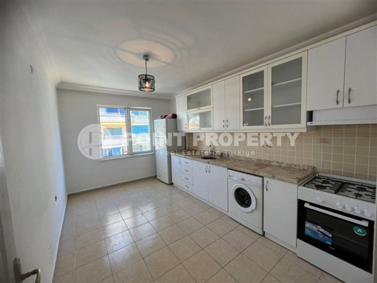 Spacious three-room apartment, 130m², in a complex with a swimming pool in the center of Mahmutlar, Alanya-id-1902-photo-8