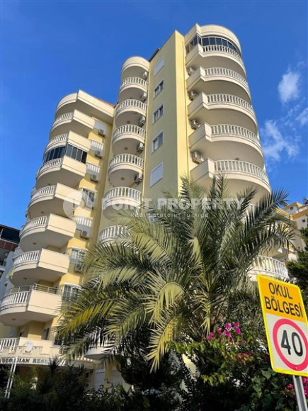 Пентхаус с четырьмя спальнями, 300м², в комплексе с бассейном, в 250м от моря в Махмутларе, Алания-id-1904-фото-2