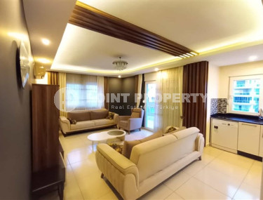 Furnished two bedroom apartment, 120m² 350m from the sea in Mahmutlar, Alanya-id-1908-photo-1