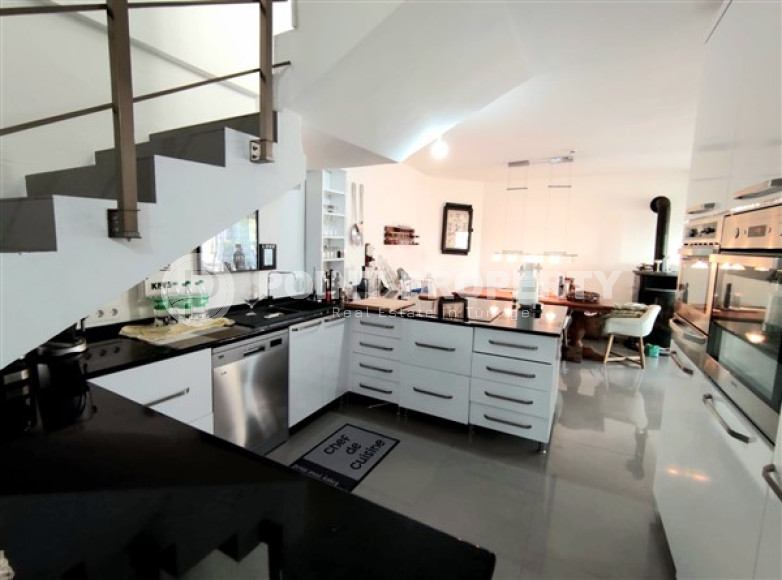 Дуплекс-вилла 4+2, 260м² на двоих владельцев, с потрясающим видом, на 1-й линии в районе Демирташ, Алания-id-1909-фото-43