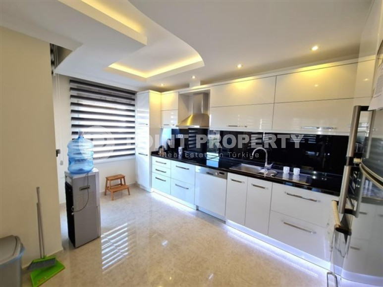 Three-room apartment, 120 m², in a cozy premium complex in the center of Oba, Alanya-id-1912-photo-10