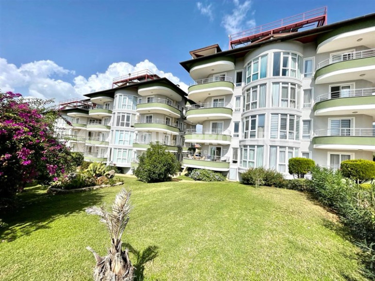 Cozy three-room apartment, 95m², overlooking the sea and-id-1915-photo-2