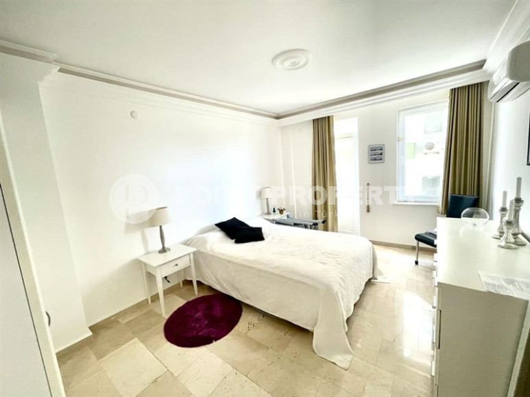 Cozy three-room apartment, 95m², overlooking the sea and-id-1915-photo-18