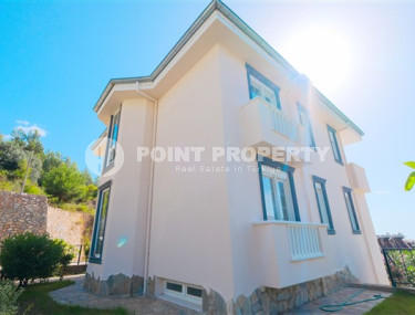 Трехэтажная вилла 6+2, 310м², в комплексе таунхаусов с личным бассейном, в горном районе Алании Бекташ-id-1919-фото-2