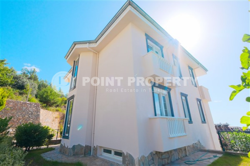 Трехэтажная вилла 6+2, 310м², в комплексе таунхаусов с личным бассейном, в горном районе Алании Бекташ-id-1919-фото-2