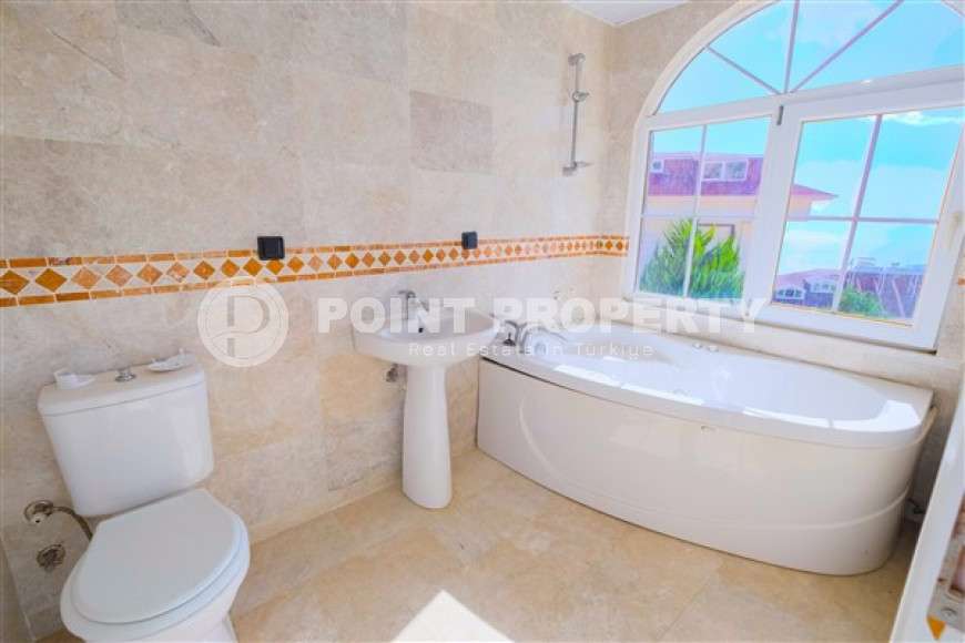 Трехэтажная вилла 6+2, 310м², в комплексе таунхаусов с личным бассейном, в горном районе Алании Бекташ-id-1919-фото-11