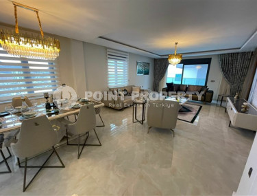 Furnished penthouse 4+1, 320m², with stunning views in an elite complex in Mahmutlar, Alanya-id-1924-photo-3