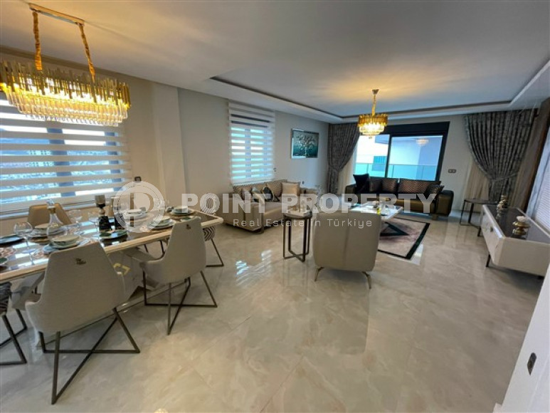 Furnished penthouse 4+1, 320m², with stunning views in an elite complex in Mahmutlar, Alanya-id-1924-photo-3