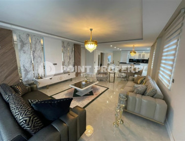 Furnished penthouse 4+1, 320m², with stunning views in an elite complex in Mahmutlar, Alanya-id-1924-photo-5