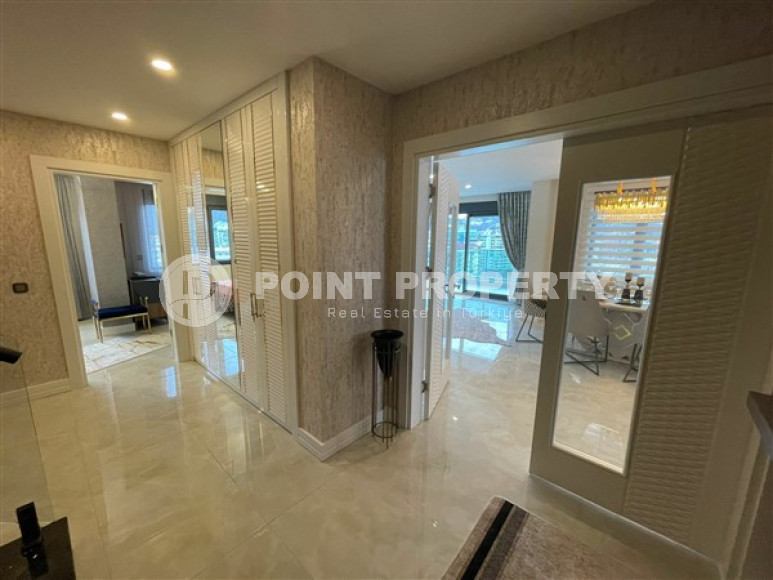 Furnished penthouse 4+1, 320m², with stunning views in an elite complex in Mahmutlar, Alanya-id-1924-photo-22