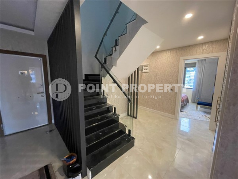 Furnished penthouse 4+1, 320m², with stunning views in an elite complex in Mahmutlar, Alanya-id-1924-photo-23