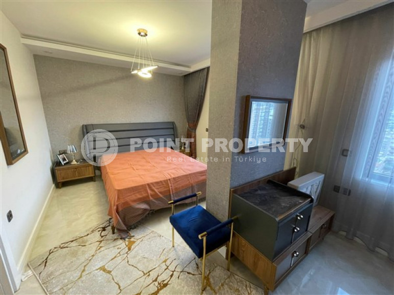 Furnished penthouse 4+1, 320m², with stunning views in an elite complex in Mahmutlar, Alanya-id-1924-photo-31