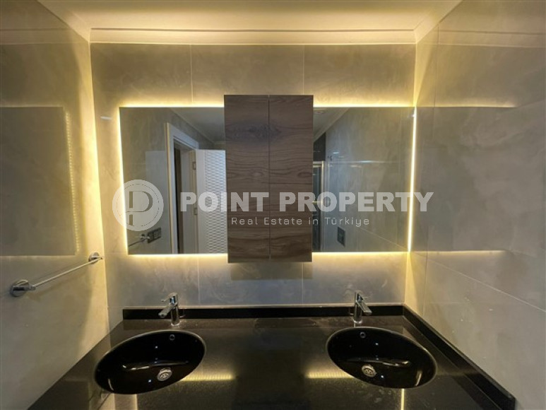 Furnished penthouse 4+1, 320m², with stunning views in an elite complex in Mahmutlar, Alanya-id-1924-photo-40