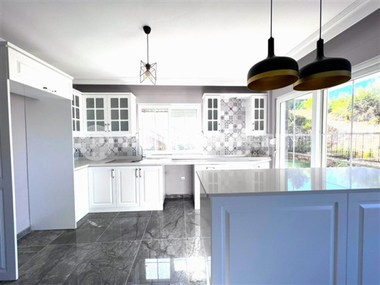 Перевернутый дуплекс с выходом в сад,  4+2, 220м², с потрясающими видами в районе Алании - Бекташ-id-1925-фото-2