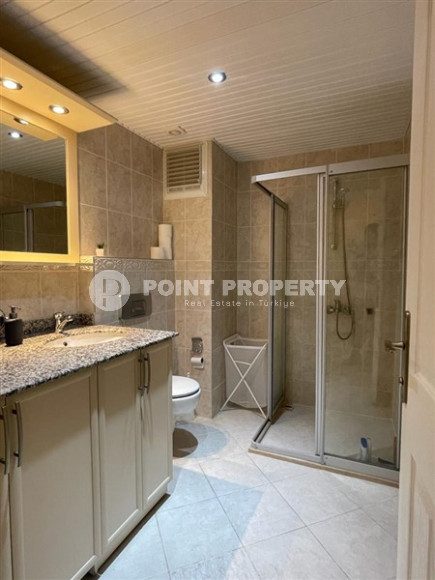 Furnished three bedroom penthouse, 200m², with mountain views in Oba, Alanya-id-1926-photo-8