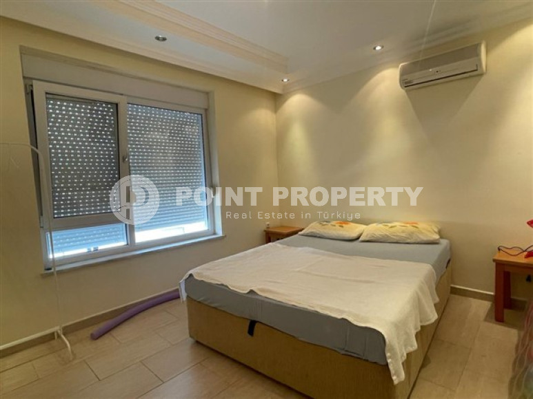 Furnished three bedroom penthouse, 200m², with mountain views in Oba, Alanya-id-1926-photo-11