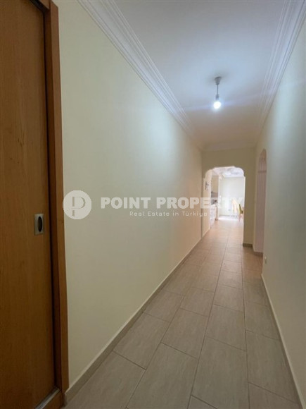 Furnished three bedroom penthouse, 200m², with mountain views in Oba, Alanya-id-1926-photo-13