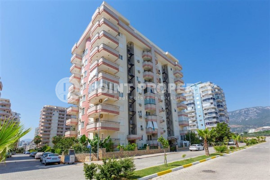 Spacious two-bedroom apartment, 125m², with mountain views in the center of Mahmutlar 250m from the sea-id-1932-photo-2