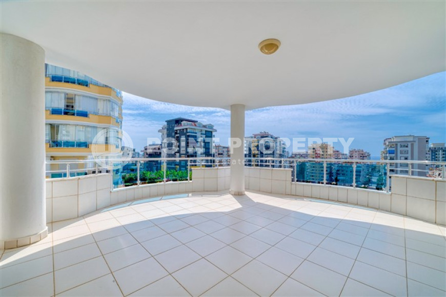 Элегантная трехкомнатная квартира, 195м², с дизайнерским интерьером в Махмутларе, в 700 метрах от моря-id-1935-фото-12