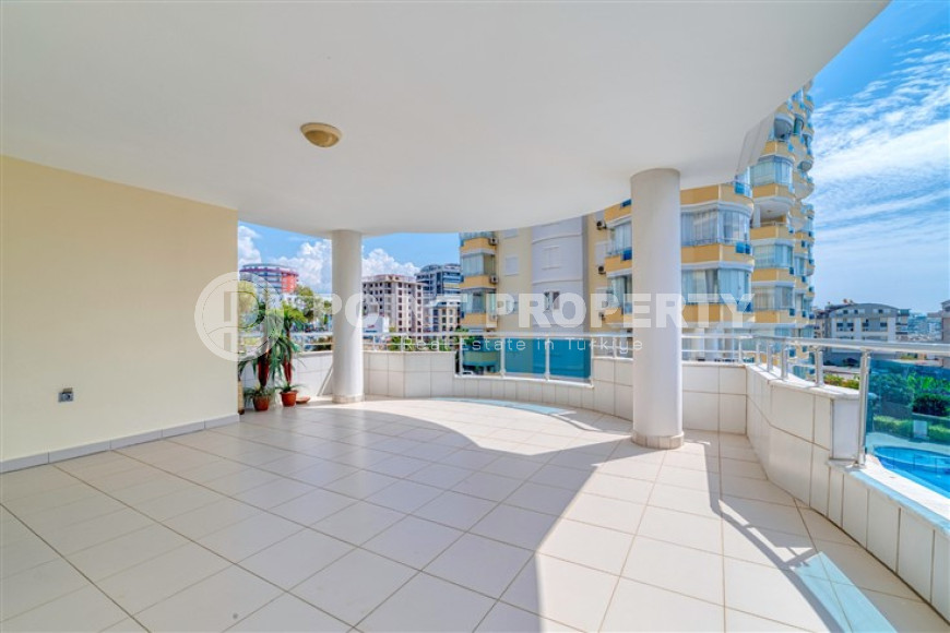 Элегантная трехкомнатная квартира, 195м², с дизайнерским интерьером в Махмутларе, в 700 метрах от моря-id-1935-фото-13