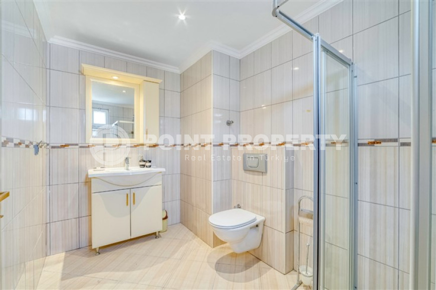 Элегантная трехкомнатная квартира, 195м², с дизайнерским интерьером в Махмутларе, в 700 метрах от моря-id-1935-фото-16