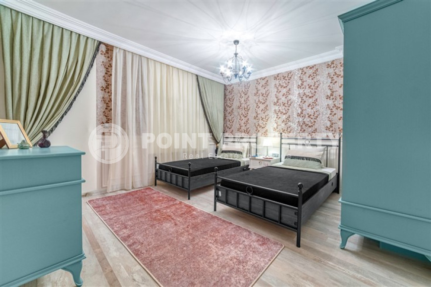 Элегантная трехкомнатная квартира, 195м², с дизайнерским интерьером в Махмутларе, в 700 метрах от моря-id-1935-фото-29