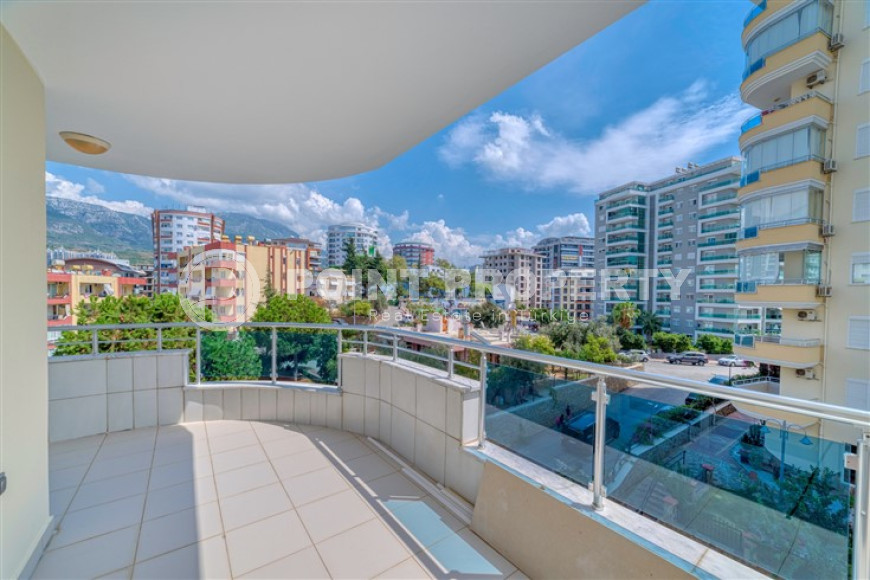 Элегантная трехкомнатная квартира, 195м², с дизайнерским интерьером в Махмутларе, в 700 метрах от моря-id-1935-фото-39