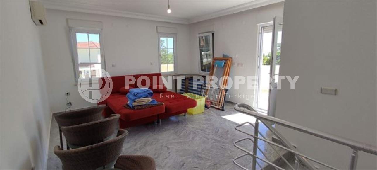 Трехэтажная вилла с четырьмя спальнями, 290м², с видом на море, в районе Алании Инжекум.-id-1940-фото-9