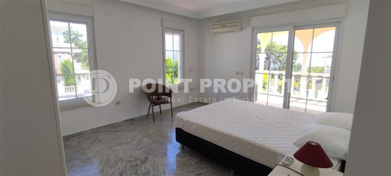 Трехэтажная вилла с четырьмя спальнями, 290м², с видом на море, в районе Алании Инжекум.-id-1940-фото-13