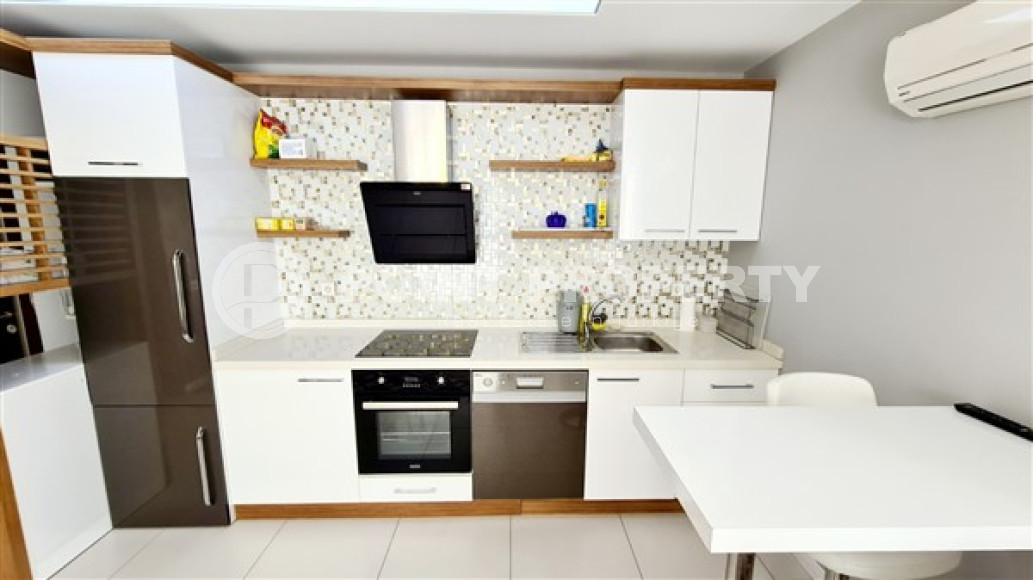 Ready to move in, one bedroom apartment, 70m², on the main street of Mahmutlar 450m from the sea-id-1941-photo-4