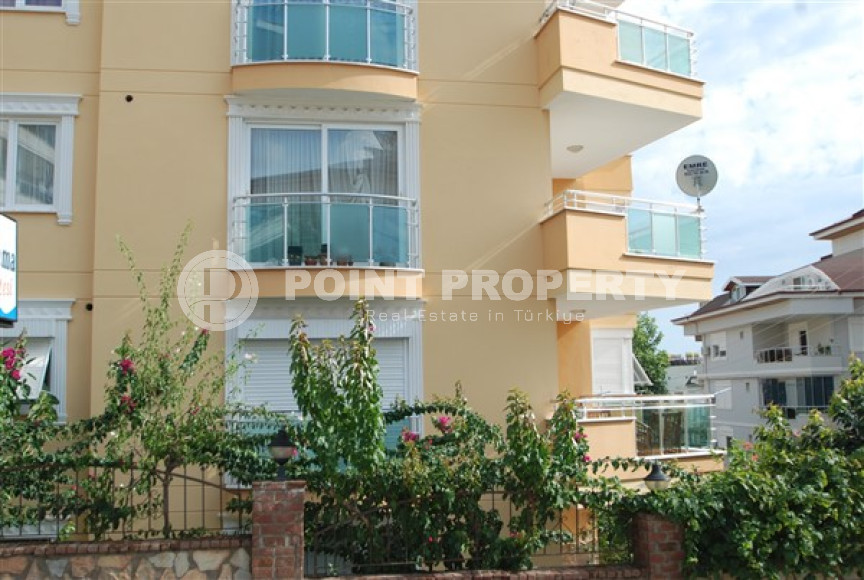 Просторный меблированный садовый дуплекс с четырьмя спальнями, 200м², в центре Алании.-id-1943-фото-2