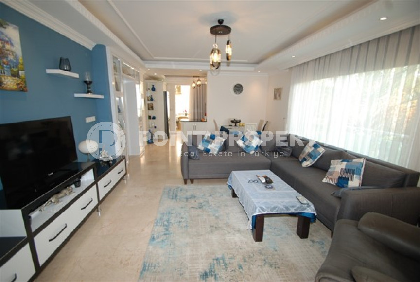 Просторный меблированный садовый дуплекс с четырьмя спальнями, 200м², в центре Алании.-id-1943-фото-3