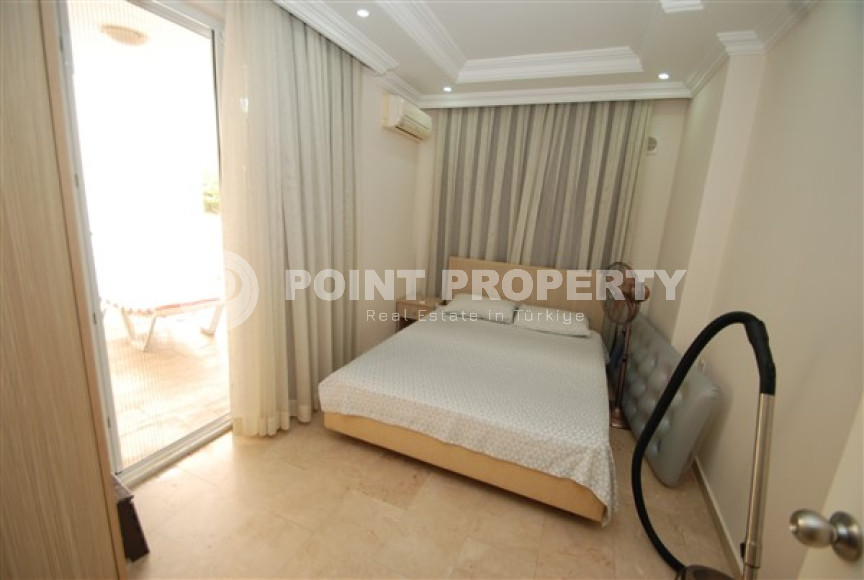 Просторный меблированный садовый дуплекс с четырьмя спальнями, 200м², в центре Алании.-id-1943-фото-8