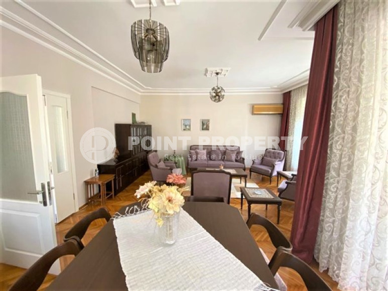 Four-room apartment, 140 m², with separate kitchen, overlooking the sea in the center of Tosmur, Alanya-id-1945-photo-2