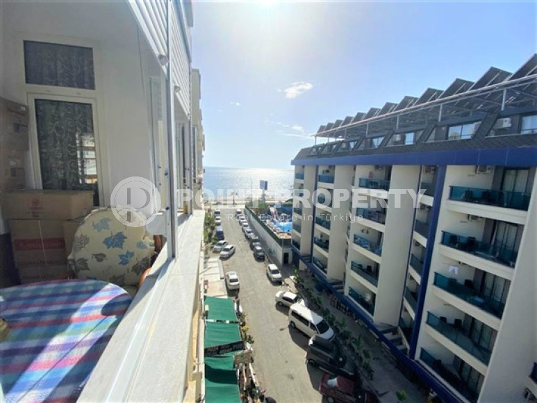 Four-room apartment, 140 m², with separate kitchen, overlooking the sea in the center of Tosmur, Alanya-id-1945-photo-8