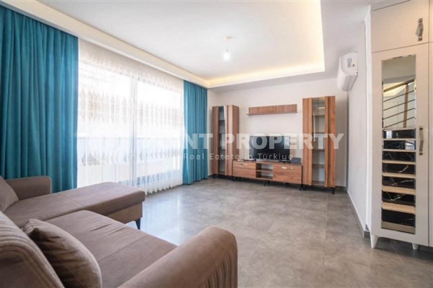 Spacious two-level apartment 2+1 with an area of 90 m2, Alanya center, 150 meters from the Mediterranean coast-id-1947-photo-2