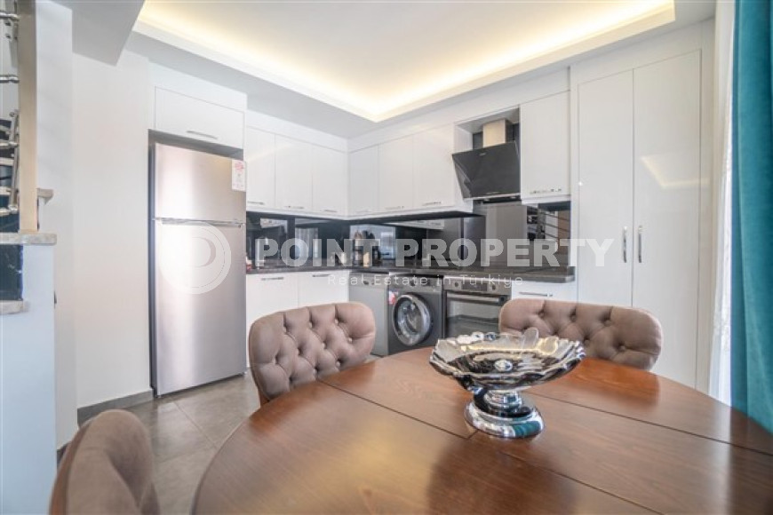 Spacious two-level apartment 2+1 with an area of 90 m2, Alanya center, 150 meters from the Mediterranean coast-id-1947-photo-3