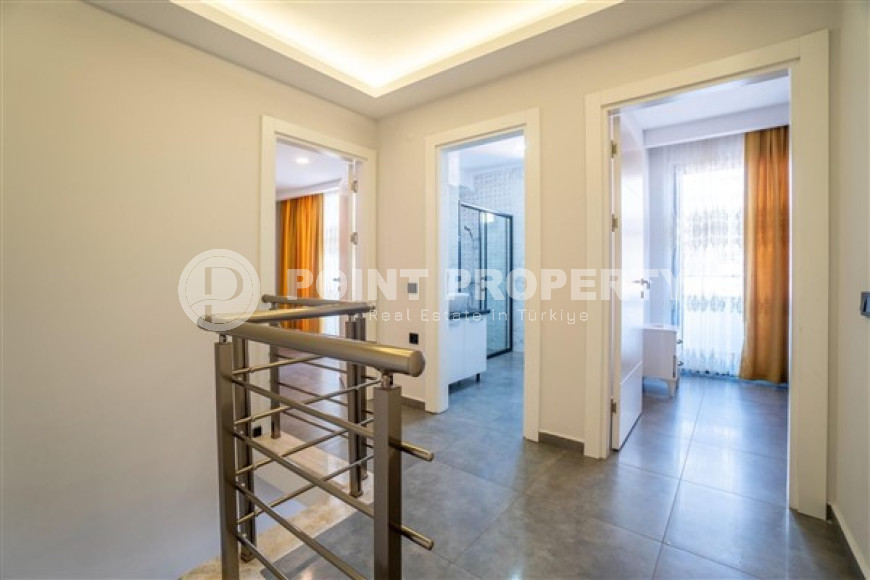 Spacious two-level apartment 2+1 with an area of 90 m2, Alanya center, 150 meters from the Mediterranean coast-id-1947-photo-5
