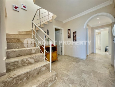 Luxury 3+1 penthouse apartment, 180 m2, private terrace with jacuzzi, Avsallar area-id-1948-photo-5