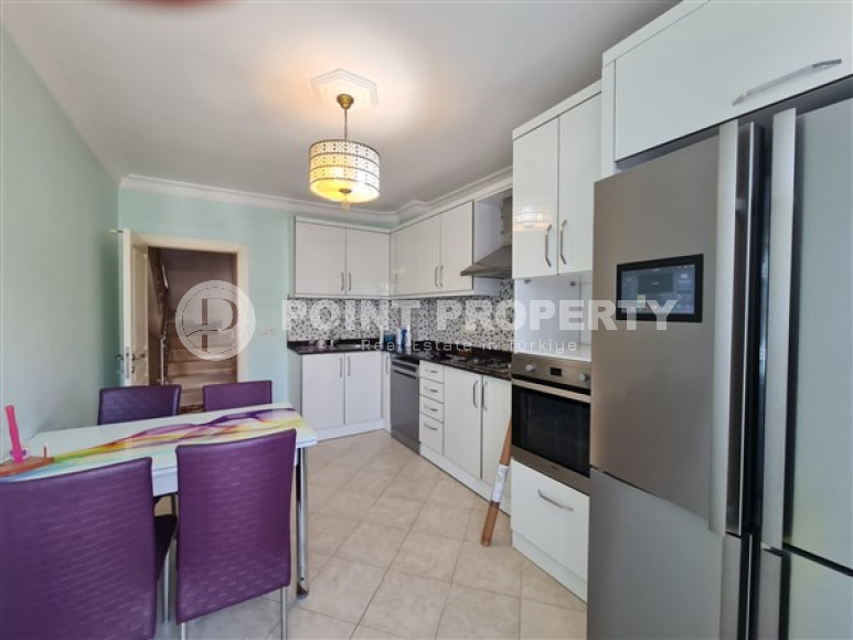 Five-room penthouse, 180 m², with mountain views in a comfortable complex in Cikcilli, Alanya-id-1950-photo-5