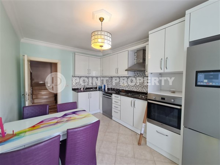 Five-room penthouse, 180 m², with mountain views in a comfortable complex in Cikcilli, Alanya-id-1950-photo-7