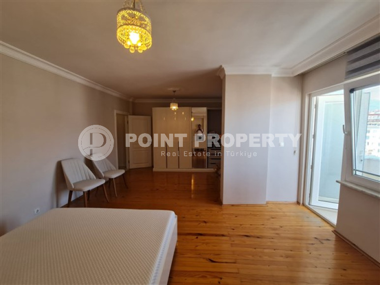 Five-room penthouse, 180 m², with mountain views in a comfortable complex in Cikcilli, Alanya-id-1950-photo-11