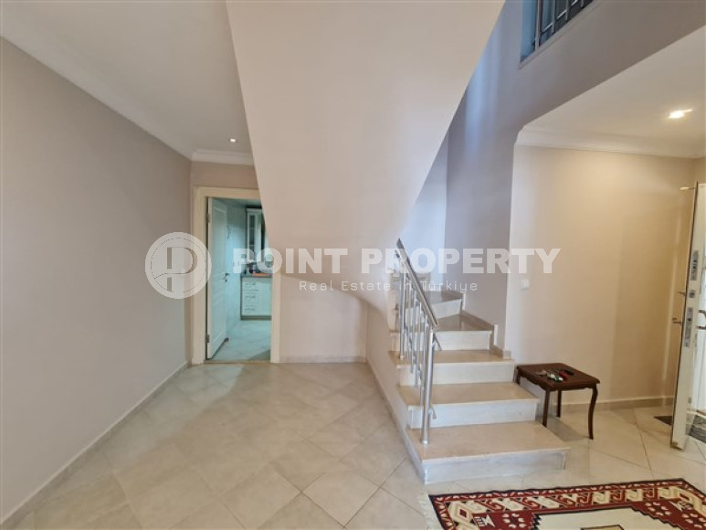 Five-room penthouse, 180 m², with mountain views in a comfortable complex in Cikcilli, Alanya-id-1950-photo-15