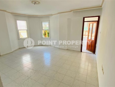 Вторичная недвижимость в центре Алании: квартира 2+1, 120м², с отдельной кухней в доме городского типа-id-1954-фото-2