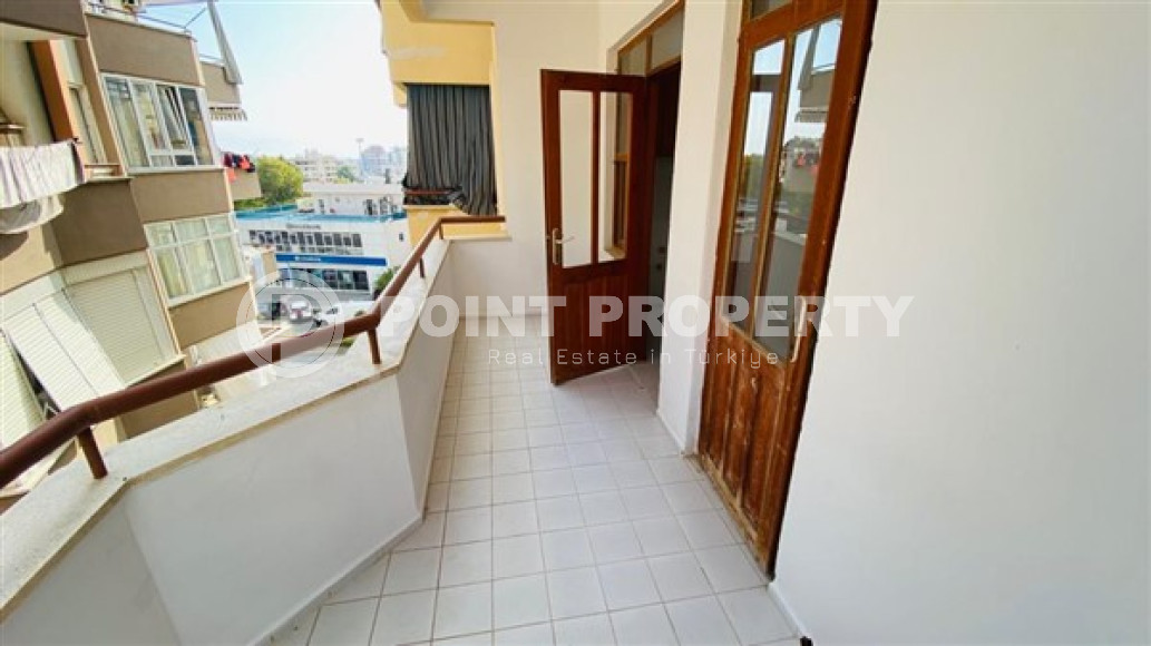Resale property in the center of Alanya: apartment 2+1, 120m², with separate kitchen in an urban house-id-1954-photo-12