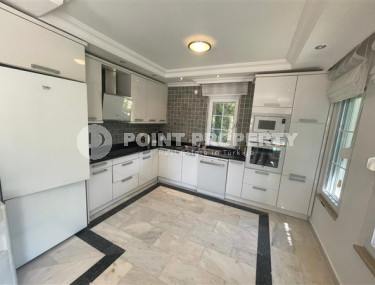 Комфортабельная трехэтажная вилла 4+1, 290м², с личной инфраструктурой, в районе Алании Инжекум.-id-1956-фото-2