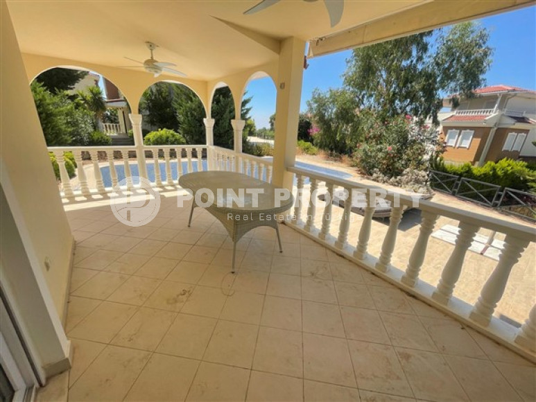 Комфортабельная трехэтажная вилла 4+1, 290м², с личной инфраструктурой, в районе Алании Инжекум.-id-1956-фото-3