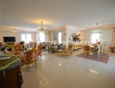 Duplex penthouse with four bedrooms, 325 m², with private sauna, in Alanya - Oba.-id-1957-photo-2