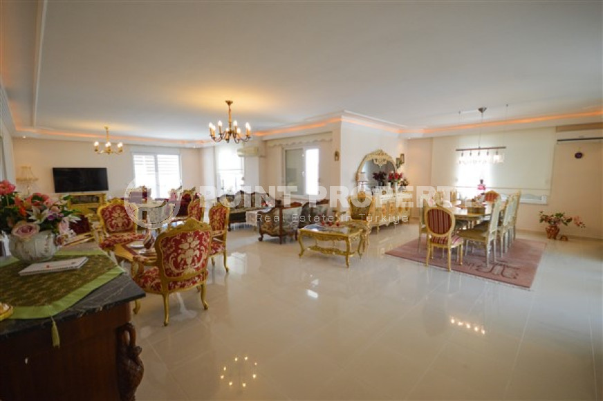 Duplex penthouse with four bedrooms, 325 m², with private sauna, in Alanya - Oba.-id-1957-photo-2